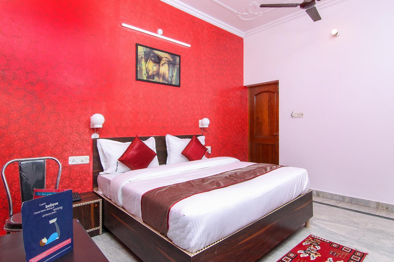 Oyo 12857 D Moon Star Hotel 3*
