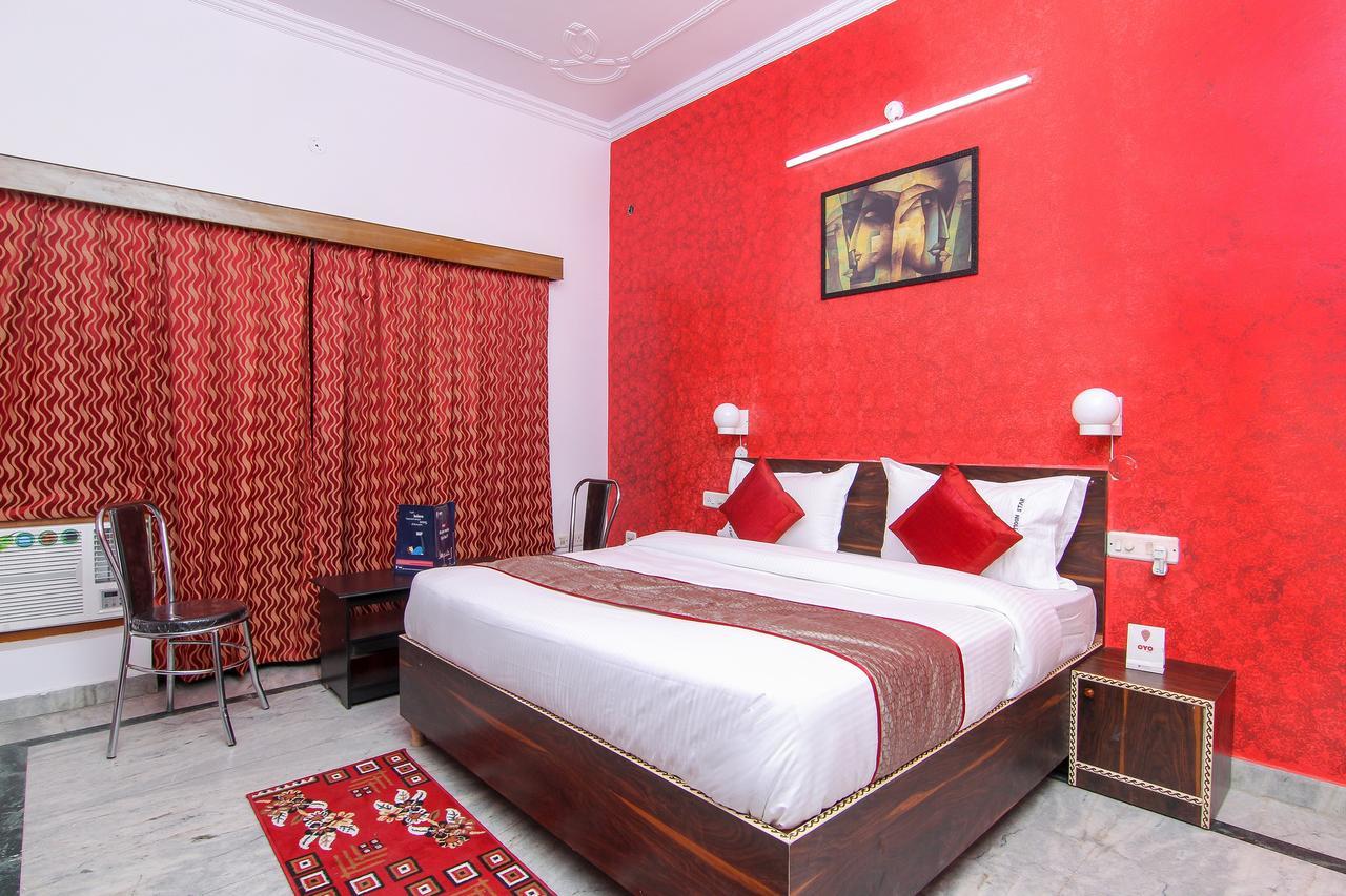 Oyo 12857 D Moon Star Hotel Lucknow